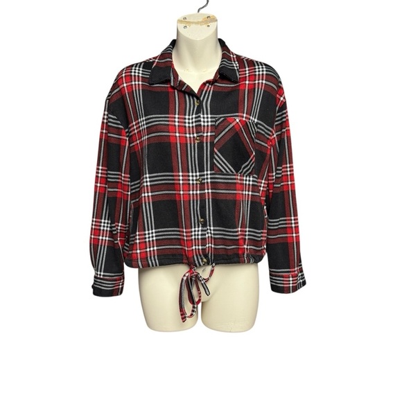 No Boundaries Tops - No Boundaries size small (3/5) Plaid Button-Up Shirt with Tie Hem